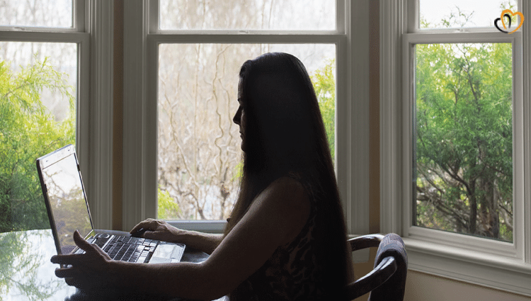 5 Signs That Your Boyfriend Is A Scammer