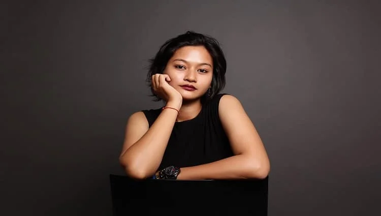 attractive-beautiful-beauty-1445328 loading=