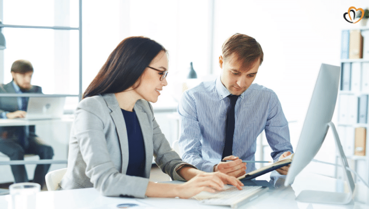 Signs That Your Business Partner Is Double-Dealing - Lying-Fraud-Con